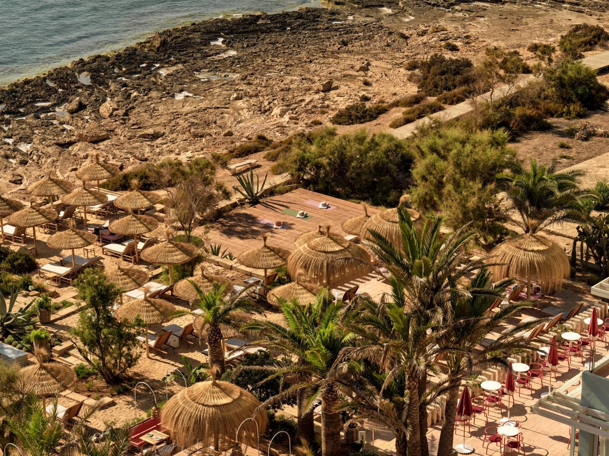 קולוניה סנט ג'ורדי Bikini Island & Mountain Hotel Es Trenc -Adults Only- מראה חיצוני תמונה
